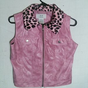 Faux leather vest w pink\brown poka dot collar